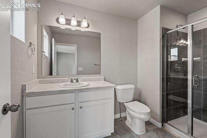 Image 13 of 15: Bathroom