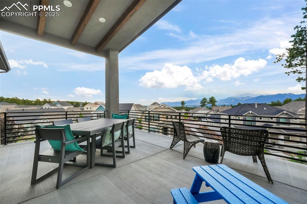 Image 19 of 50: Patio