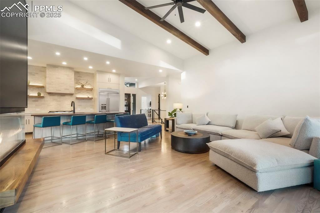 Image 22 of 50: Great Room