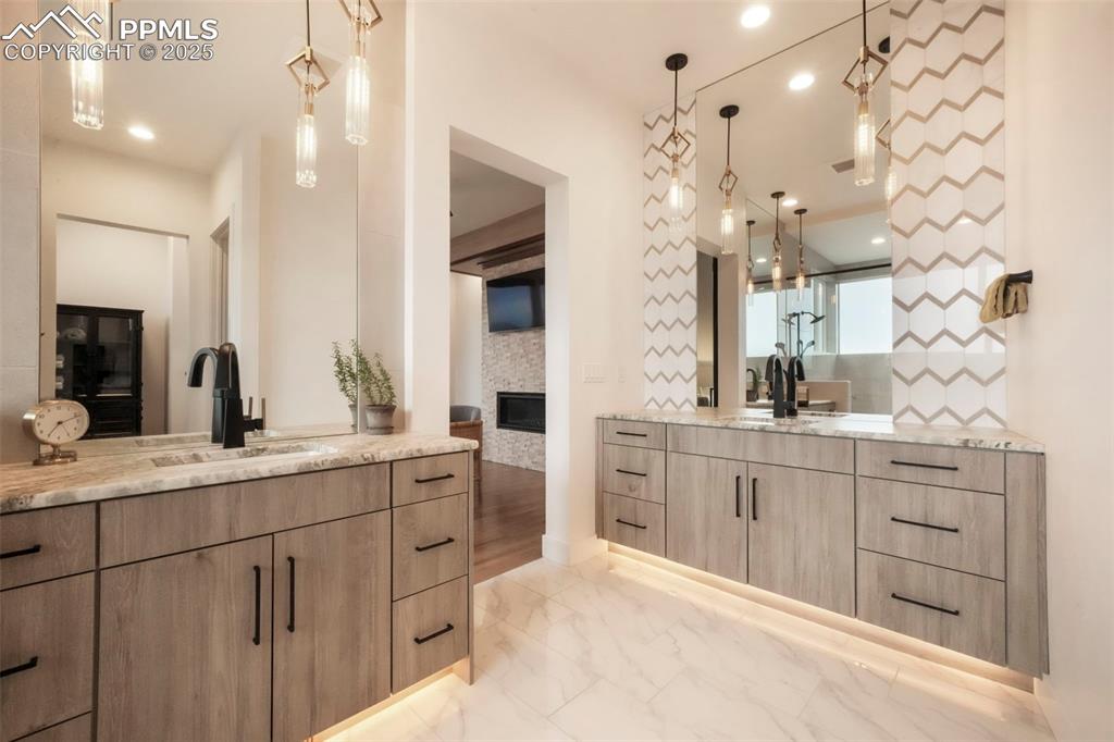 Image 25 of 50: Master Bathroom