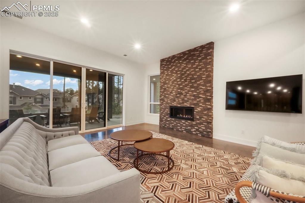 Image 34 of 50: Recreation Room