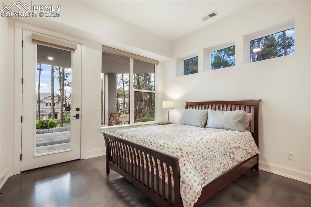 Image 43 of 50: Bedroom