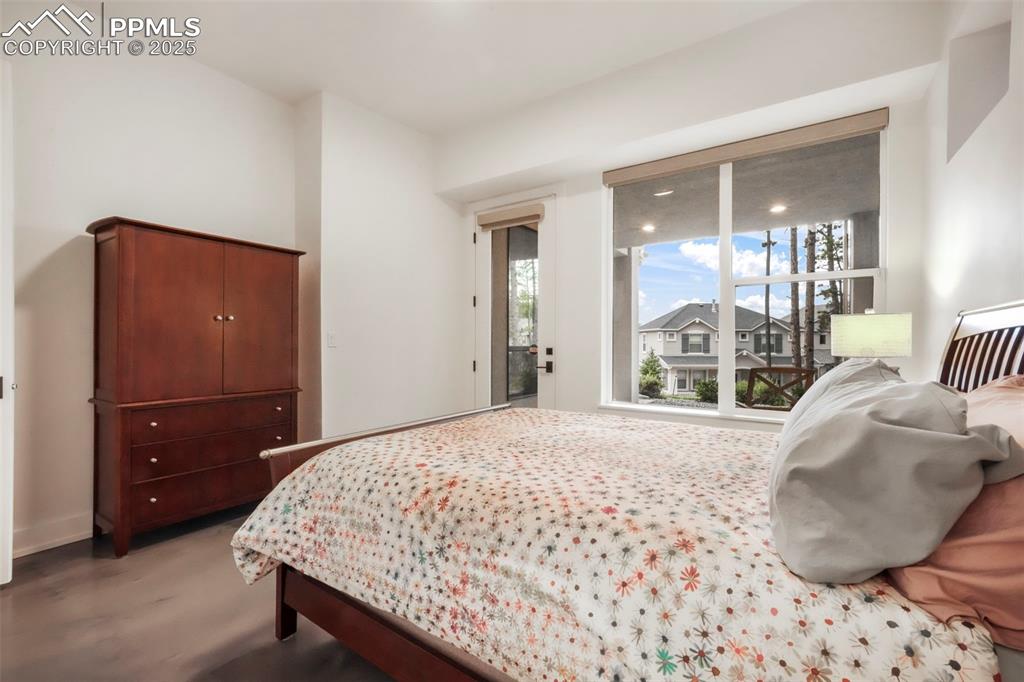 Image 44 of 50: Bedroom