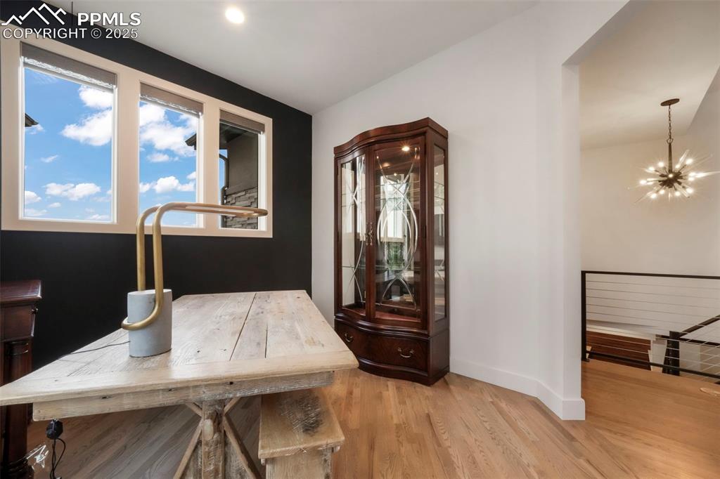 Image 8 of 50: Office