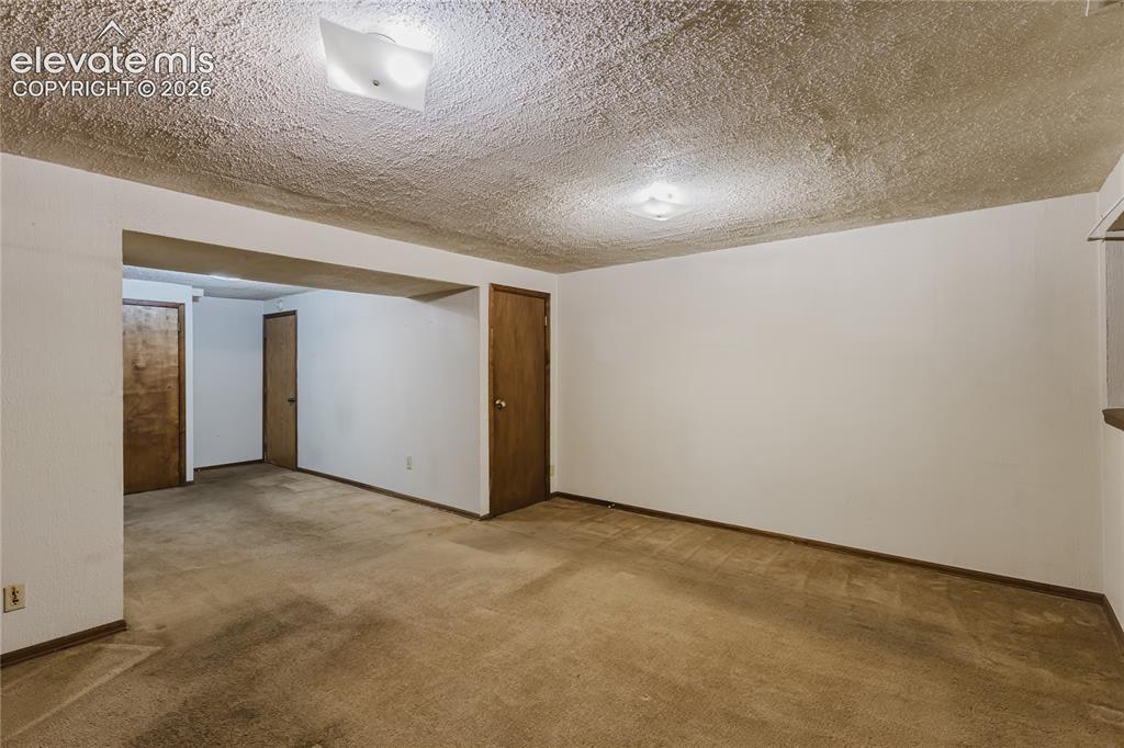 Image 13 of 32: Family Room