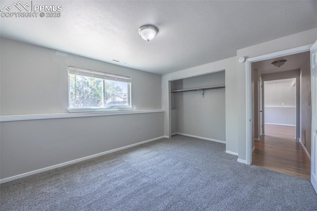 Image 14 of 25: Bedroom