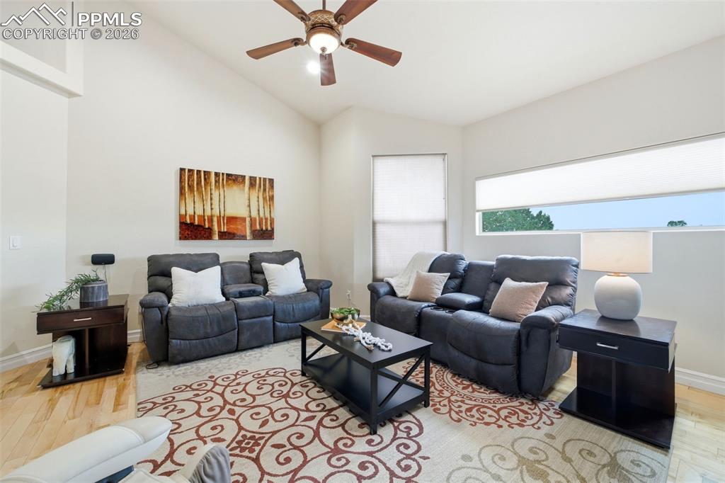 Image 9 of 50: Living Room