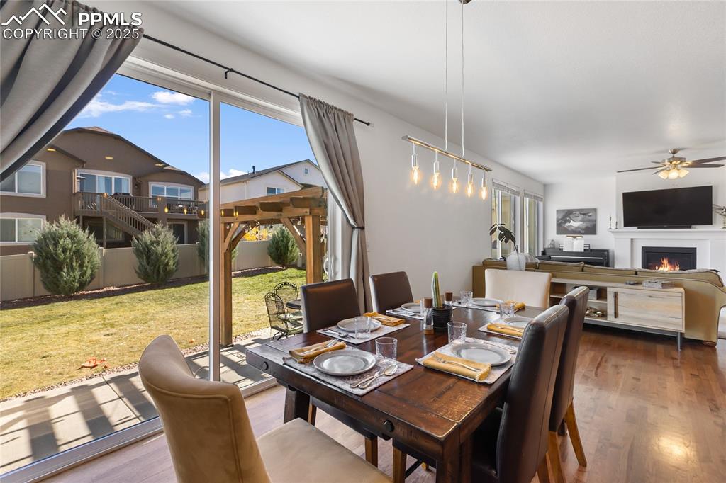 Image 14 of 48: Dining Area