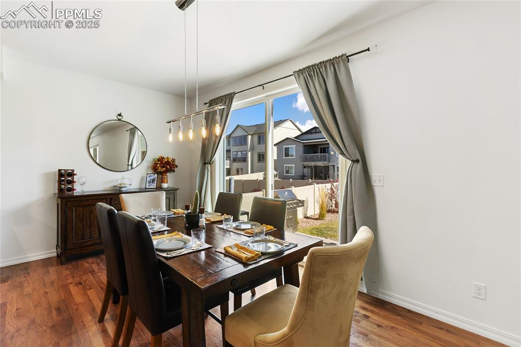 Image 15 of 48: Dining Area