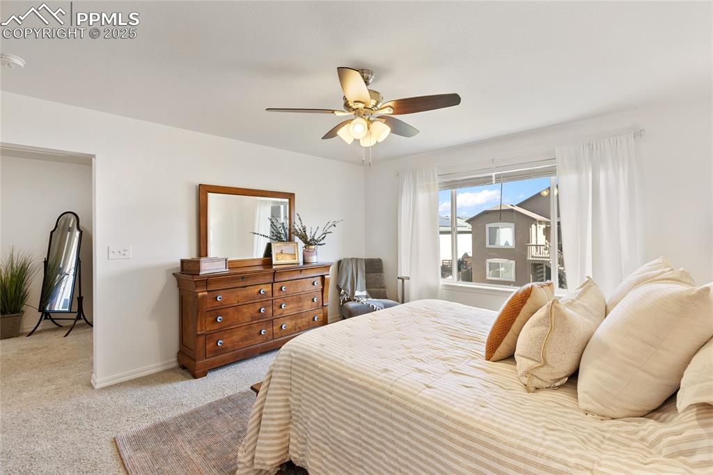 Image 17 of 48: Bedroom