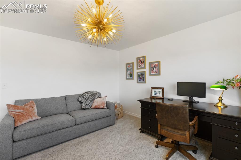 Image 27 of 48: Office