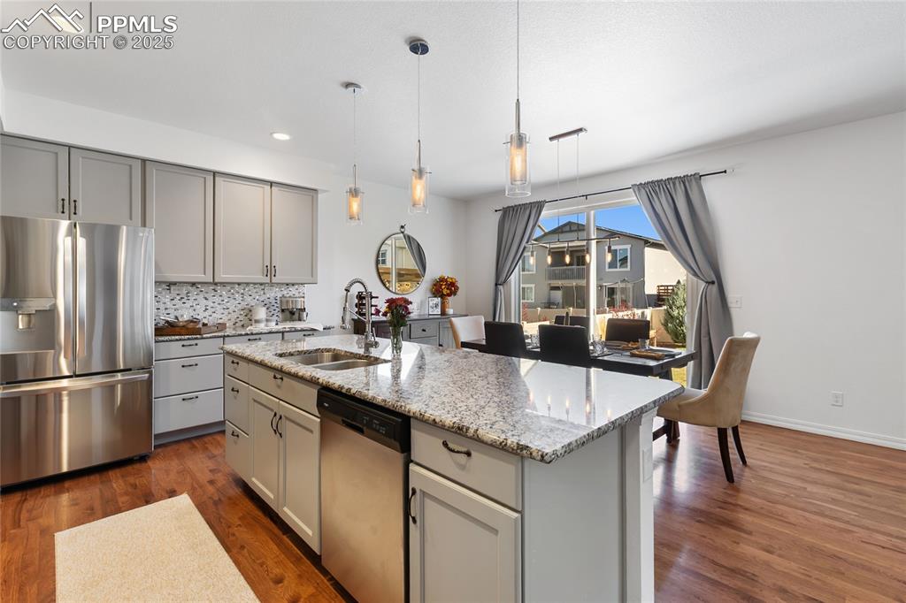 Image 7 of 48: Kitchen