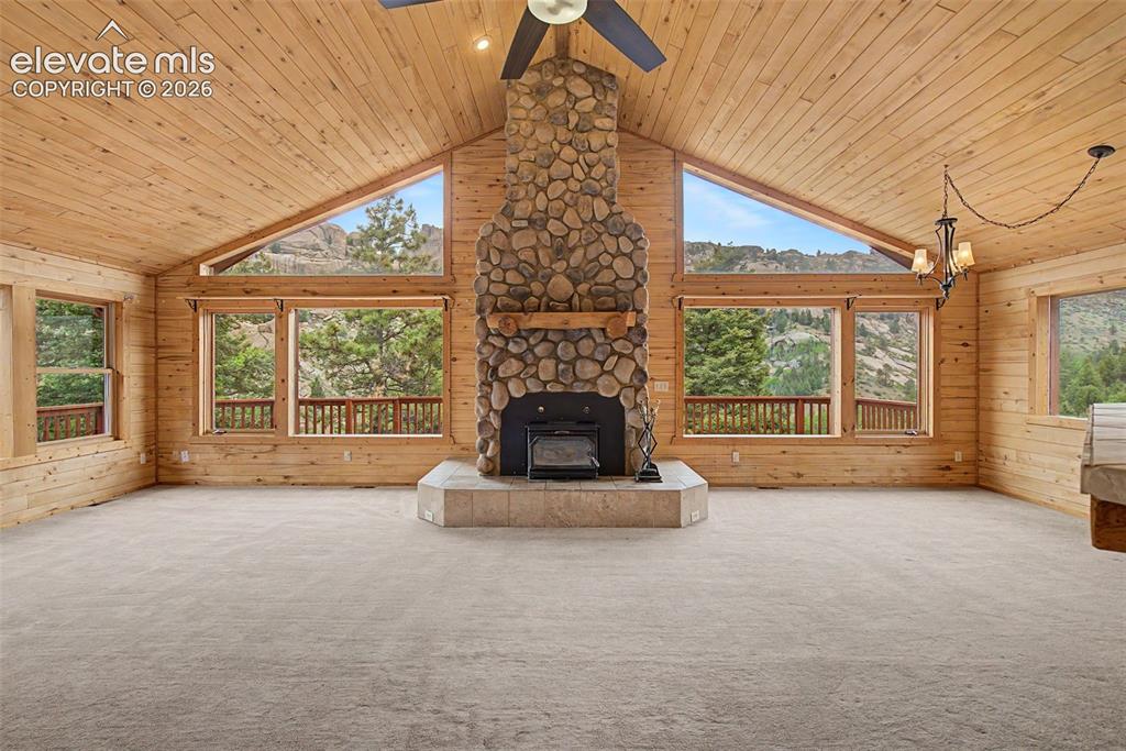 Image 11 of 46: Living Room