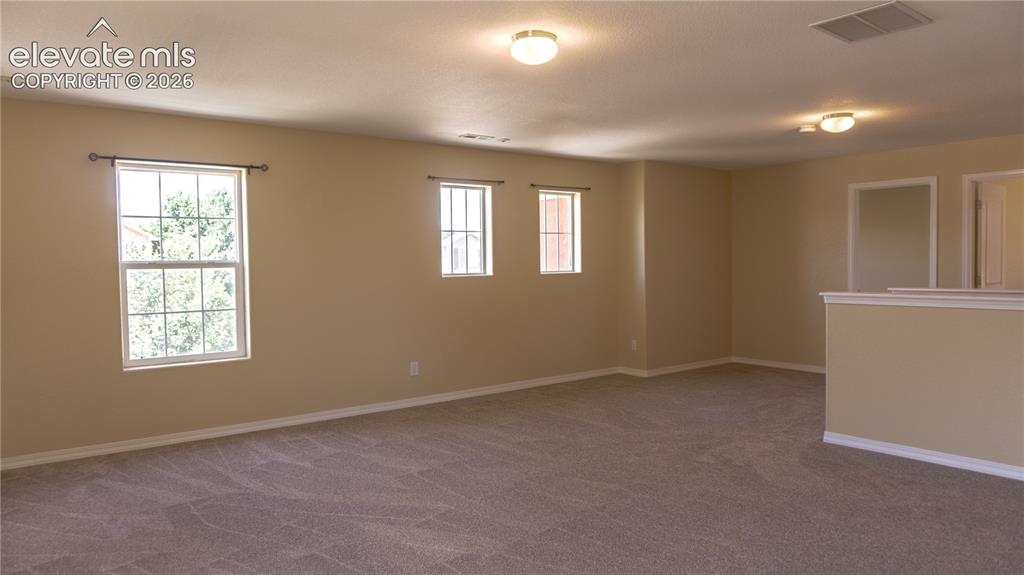 Image 14 of 32: Family Room