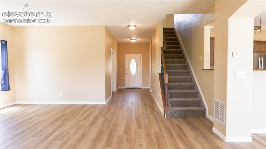 Image 9 of 32: Entry