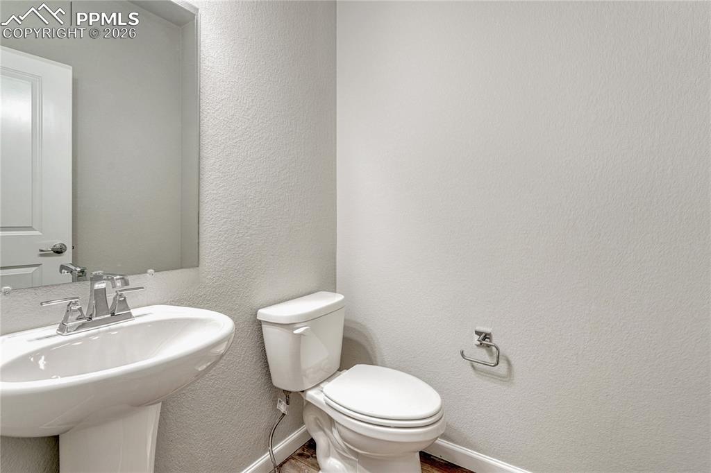 Image 21 of 40: Bathroom