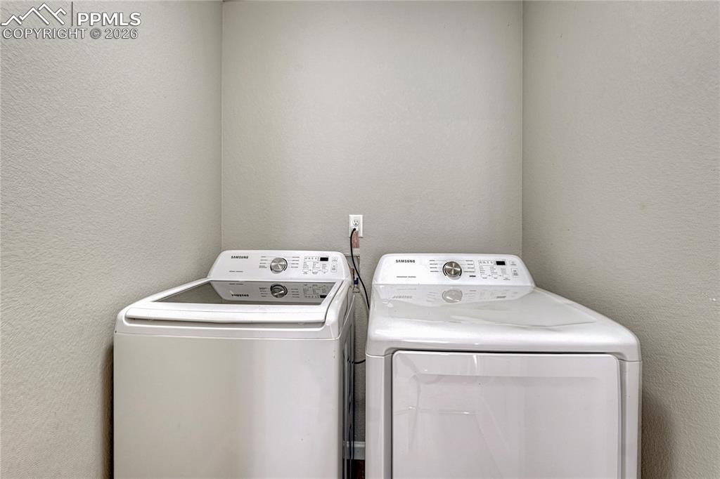 Image 22 of 40: Laundry