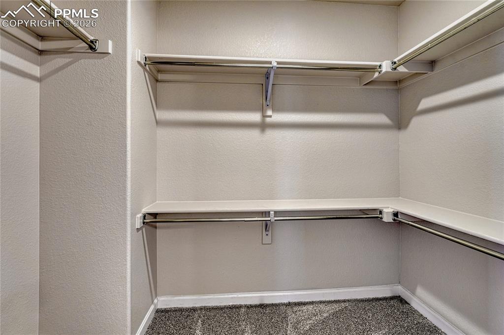 Image 29 of 40: Closet