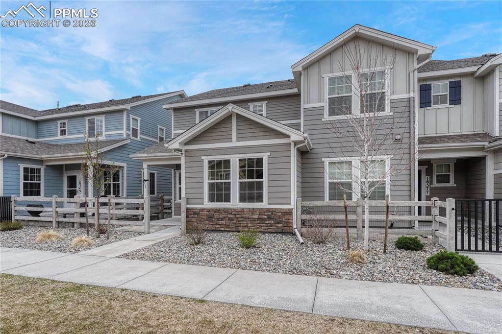 Image 3 of 40: Front of Structure