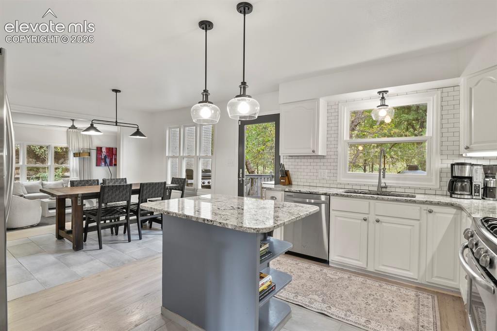 Image 11 of 34: Kitchen