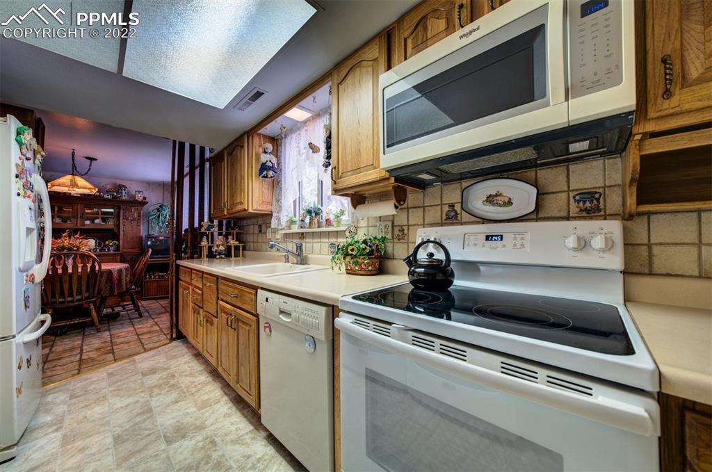 Listing 7915765, Image 5 of 46