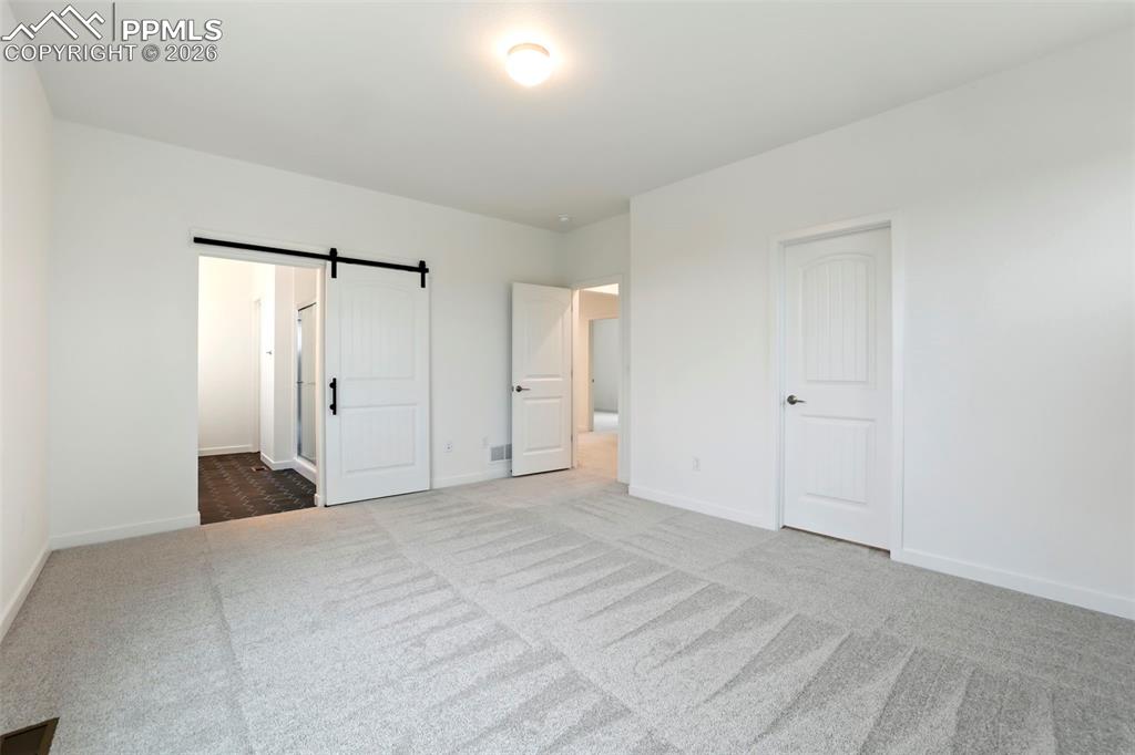 Image 10 of 11: Master Bedroom