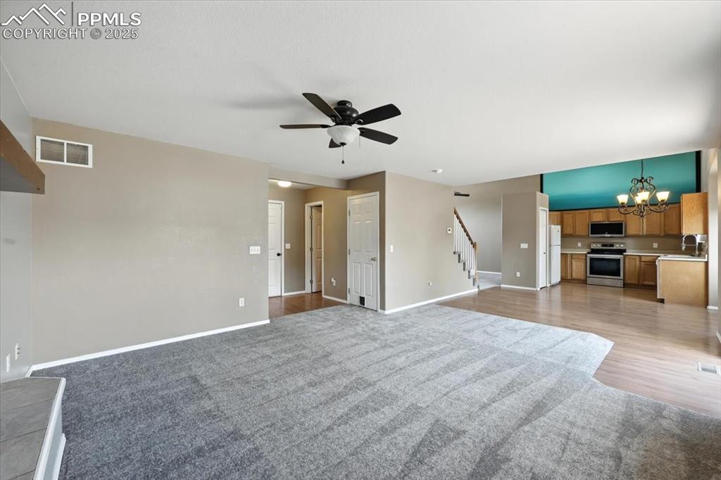 Image 16 of 46: Living Room