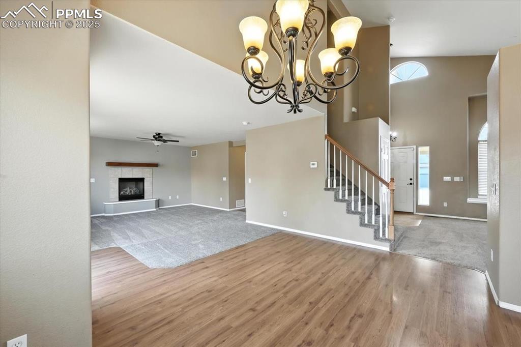 Image 18 of 46: Living Room