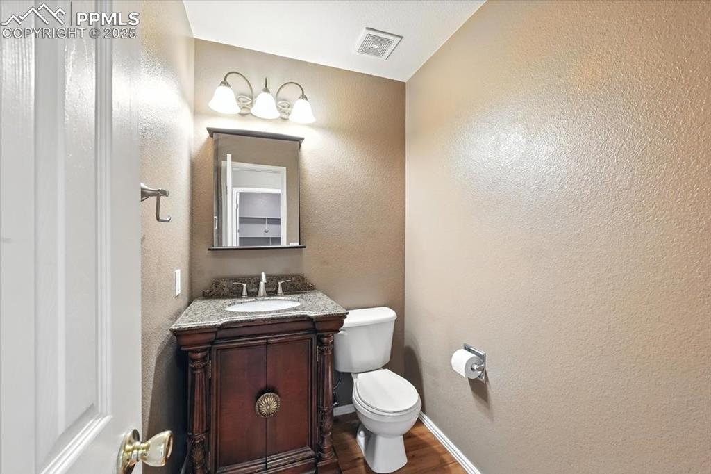 Image 19 of 46: Bathroom