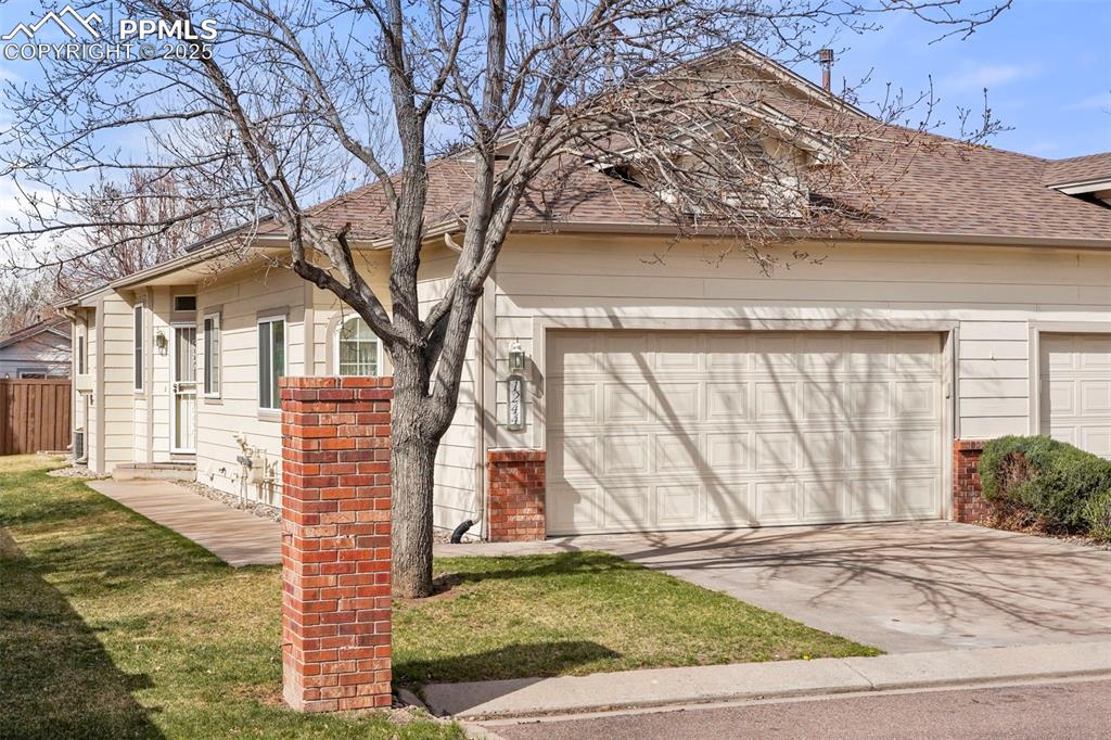 Image 2 of 22: Front of Structure