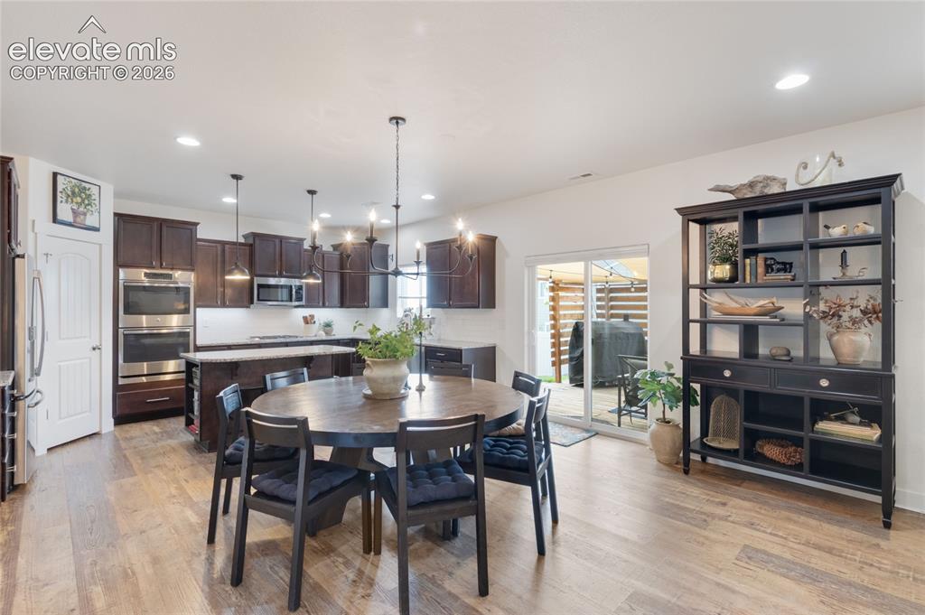 Image 11 of 45: Dining Area