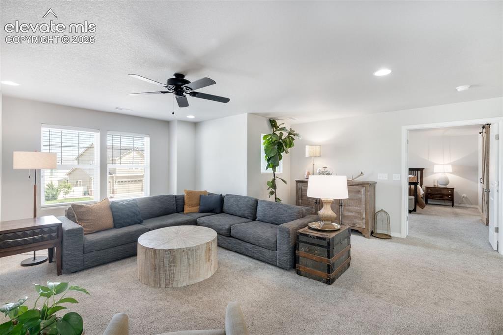 Image 19 of 45: Family Room