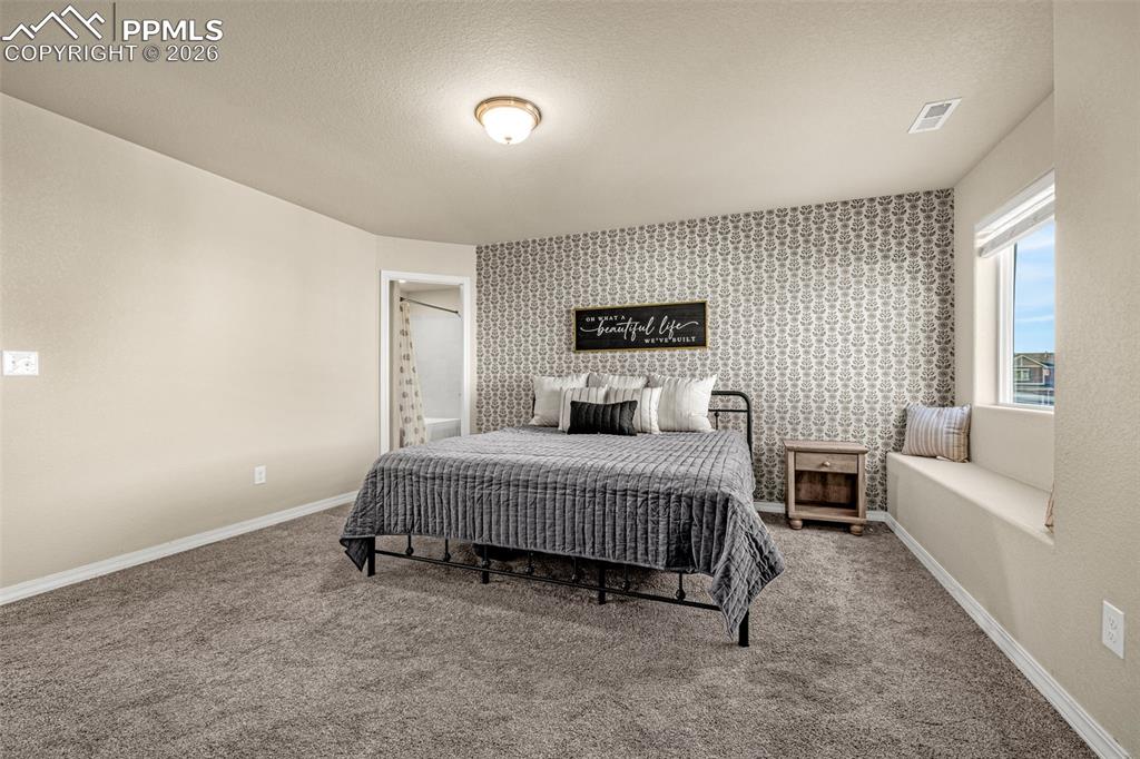 Image 16 of 33: Bedroom