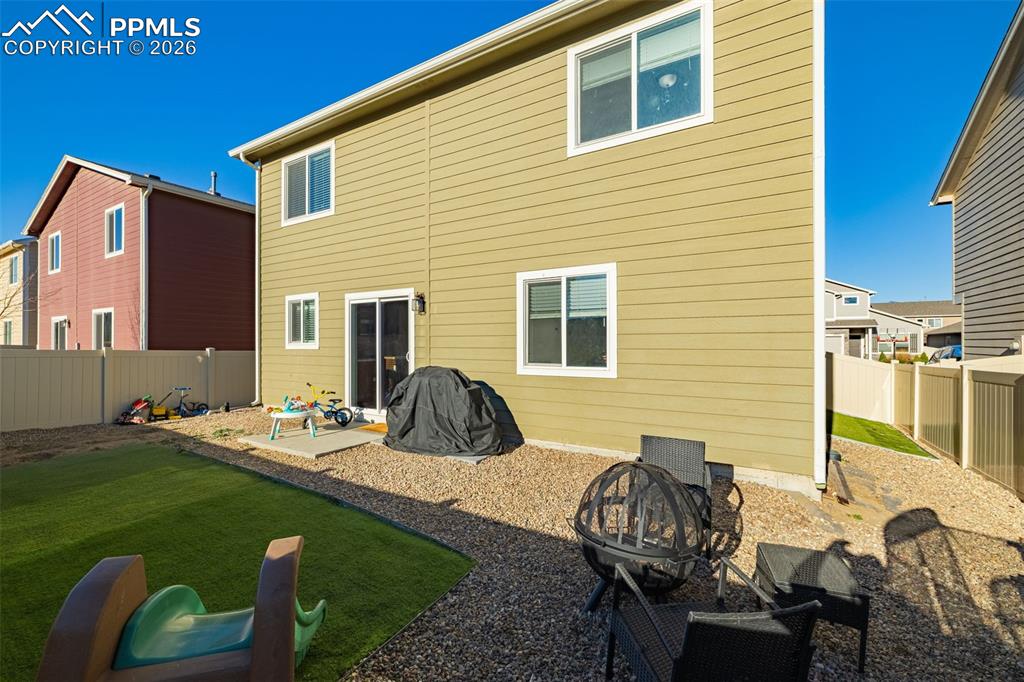 Image 24 of 33: Back of Structure