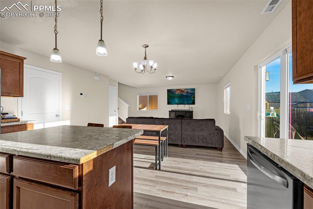 Image 5 of 33: Kitchen