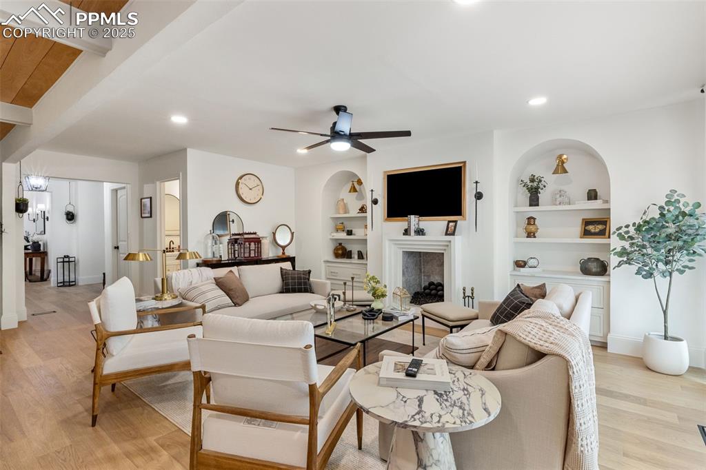 Image 11 of 35: Living Room