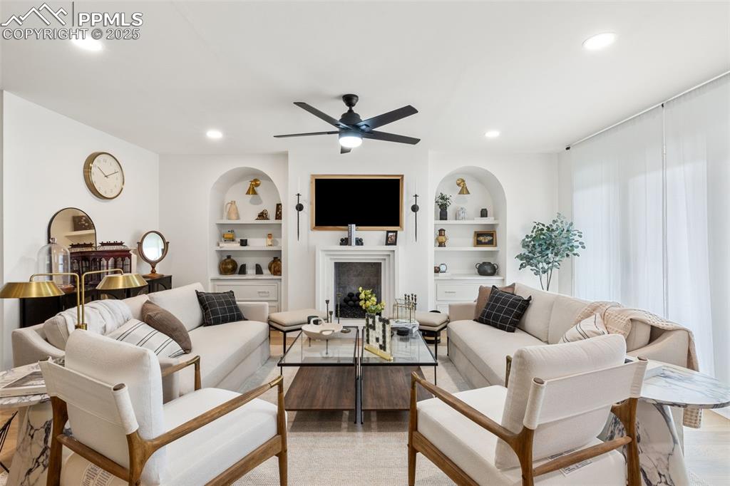 Image 9 of 35: Living Room