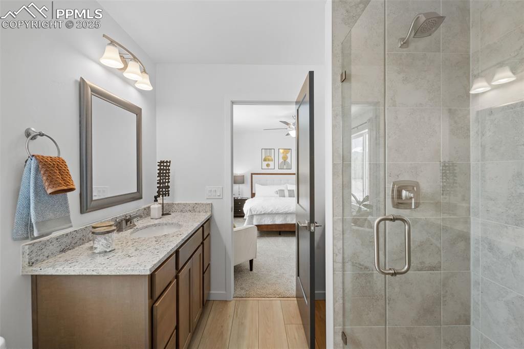 Image 14 of 26: Bathroom