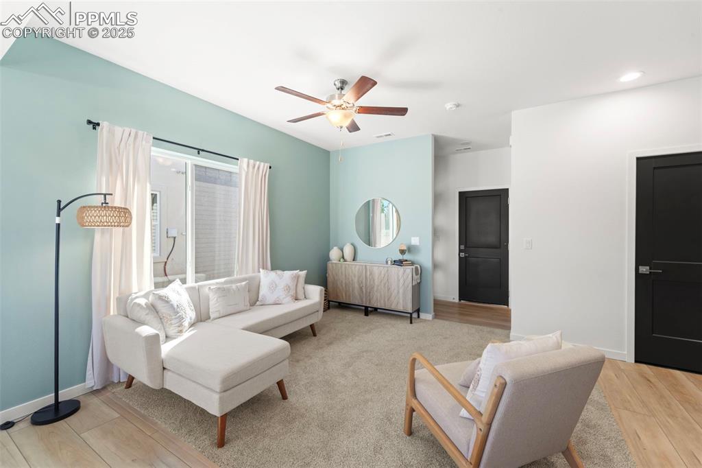 Image 3 of 26: Living Room