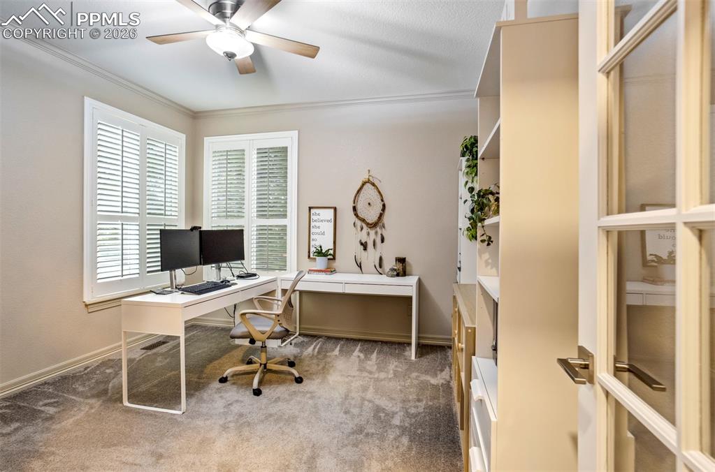 Image 19 of 50: Office