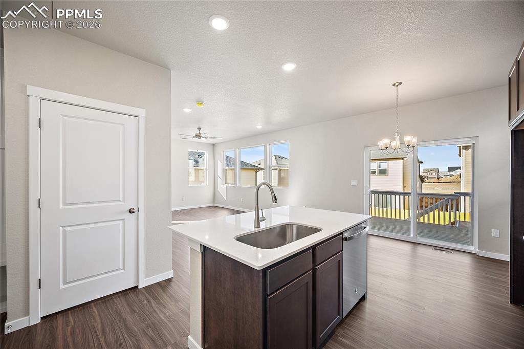 Image 17 of 34: Kitchen