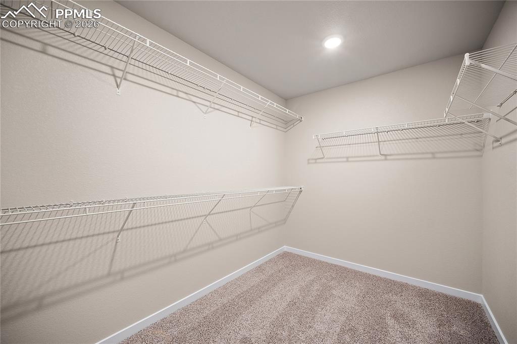 Image 24 of 34: Closet