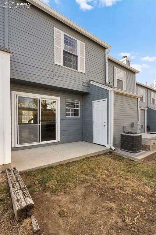 Image 12 of 30: Back of Structure