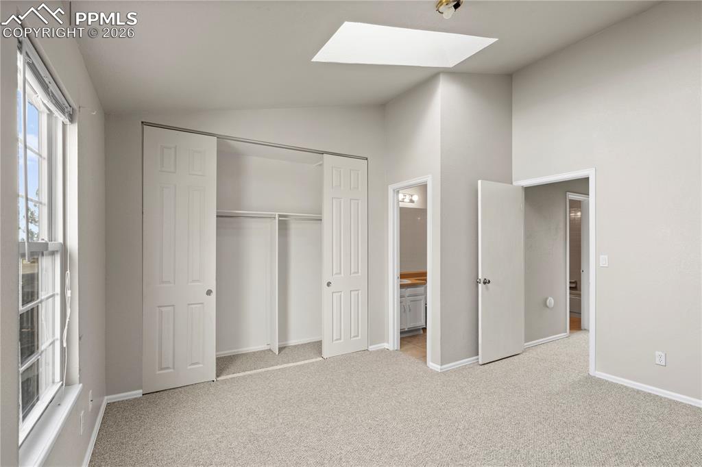 Image 16 of 30: Bedroom