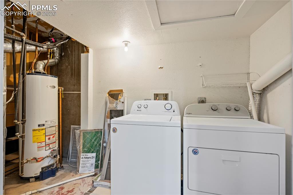 Image 27 of 30: Laundry