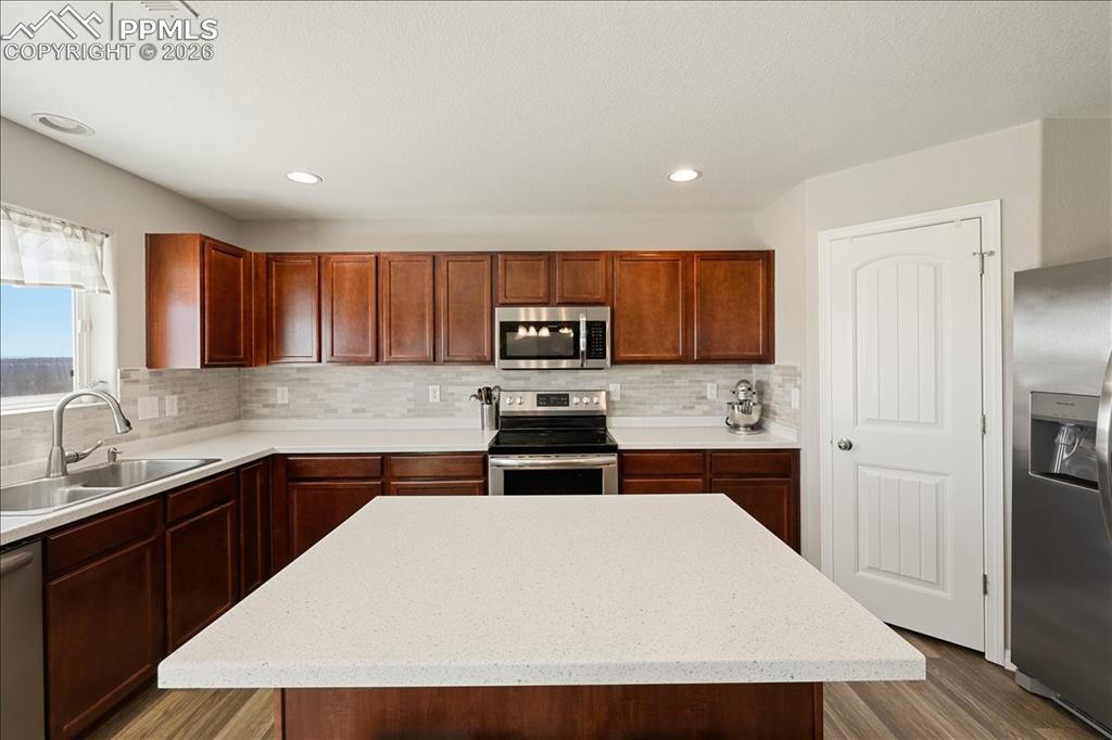 Image 14 of 35: Kitchen