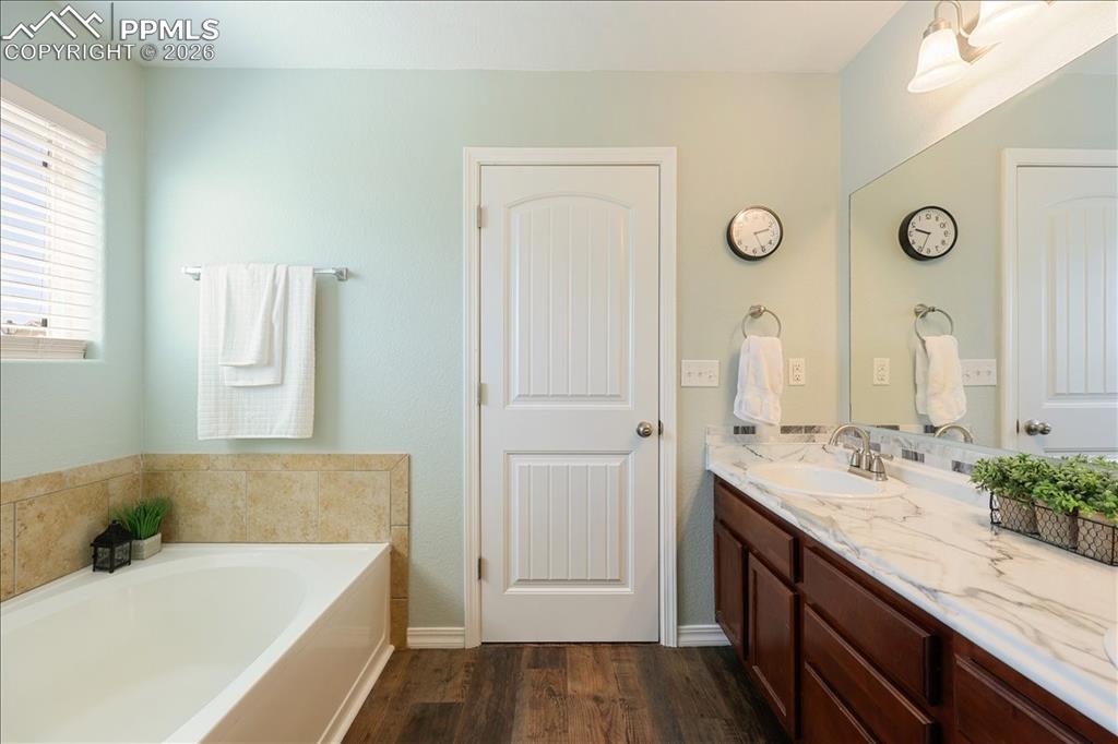 Image 26 of 35: Bathroom