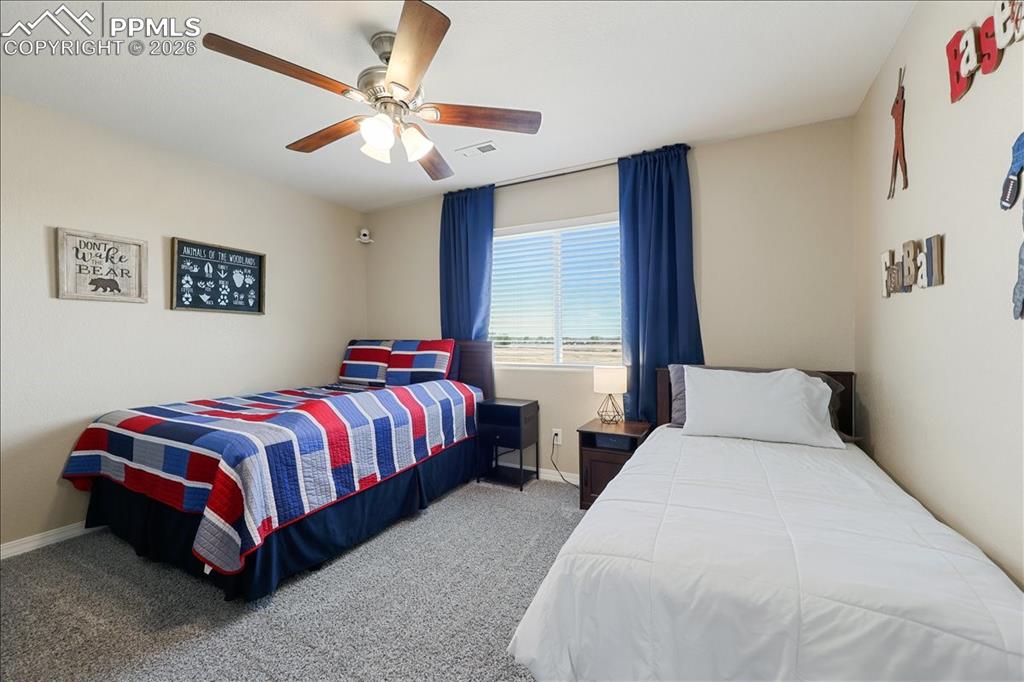 Image 29 of 35: Bedroom