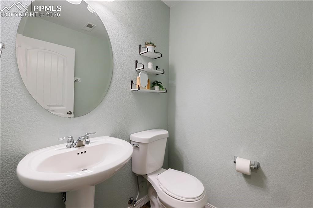 Image 6 of 35: Bathroom