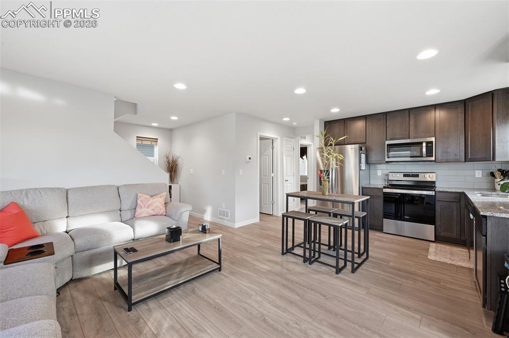 Image 4 of 21: Living Room